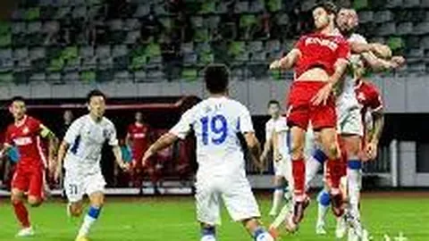 付豪辽宁队快攻得手，扣篮得分轻松入网